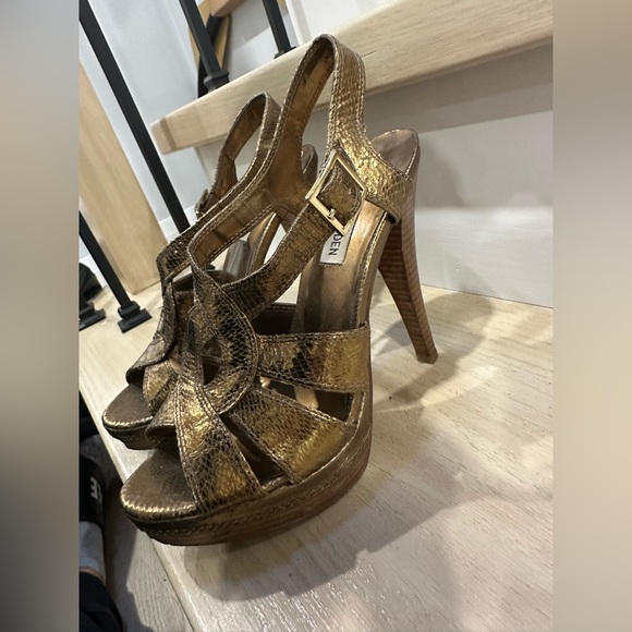 Steve Madden Heels (Size: 7.5) - Picture 2 of 5
